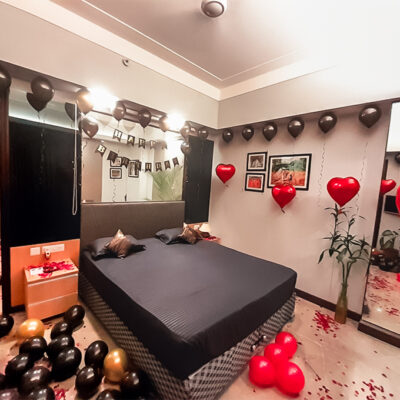 Chic Black and Red Birthday Balloon Décor